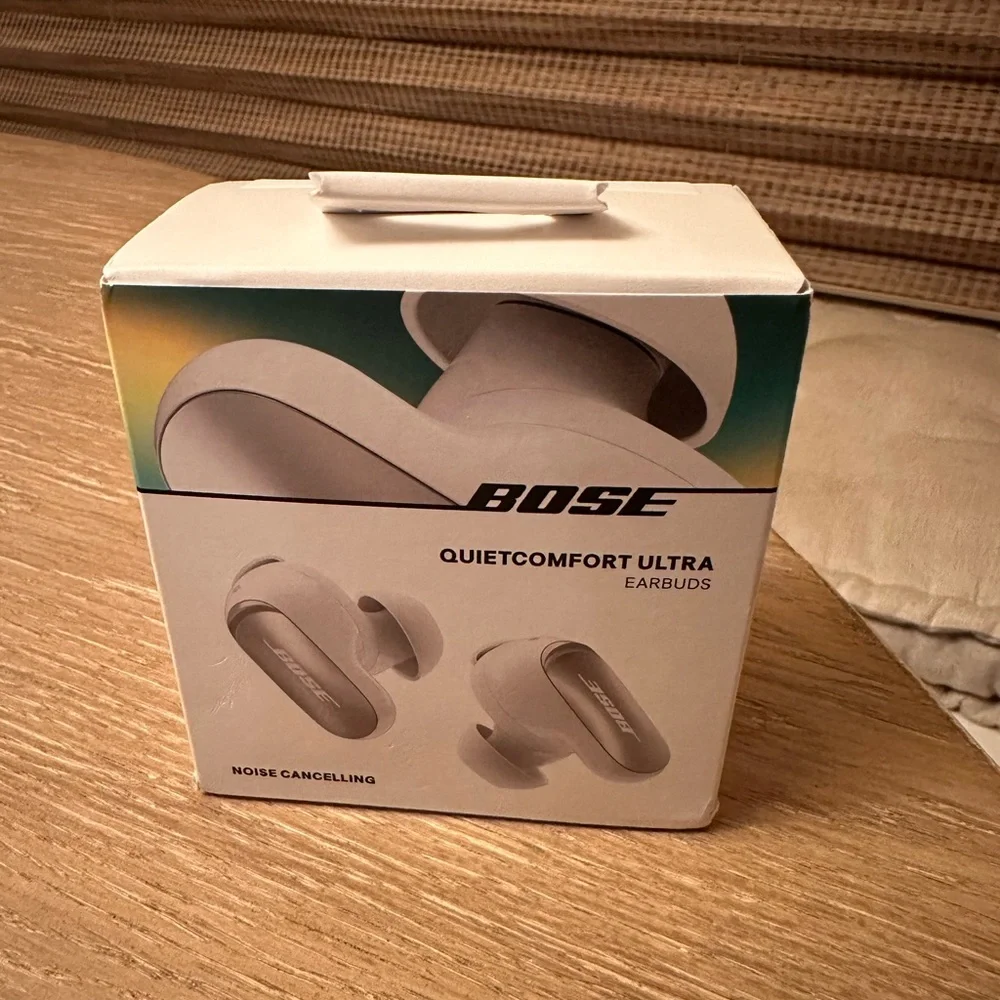 NIB Bose QuietComfort Ultra Earbuds - Picture 7 of 8